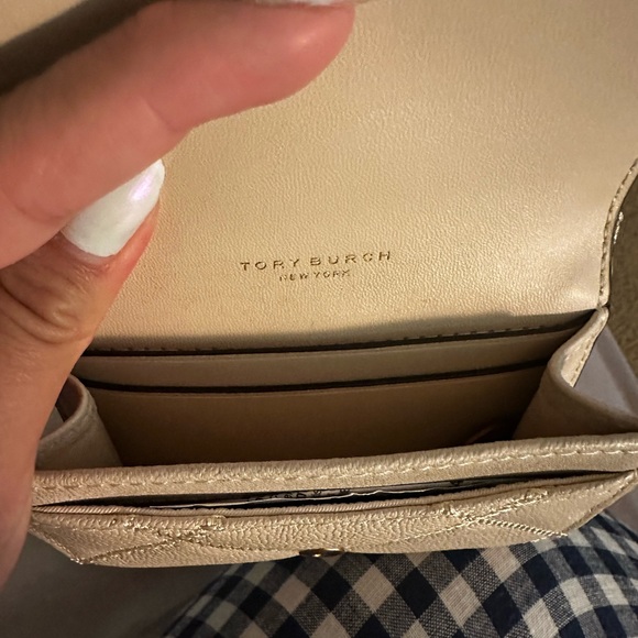 Tory Burch Quilted Leather Wallet in Cream - Picture 4 of 4